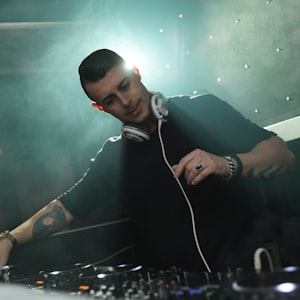 DJ Wizkid & Sokari DJ Wizkid Sokari - Trust in the Rhythm (Axor Remix) DjMix